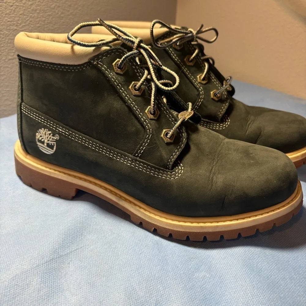 Timberland Women's Nellie Waterproof Chukka Boot in blue nubuck leather NWOT